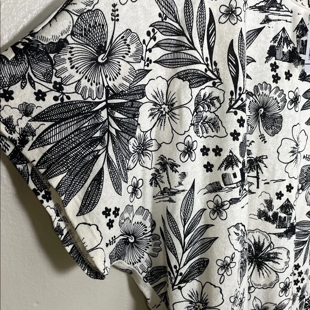 NWT CJ Banks 1X Floral Short Sleeve Top - Picture 2 of 7